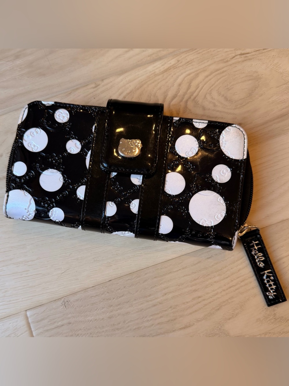 Vintage Loungefly Hello Kitty Black Patent Embossed Polka Dot Wallet RARE